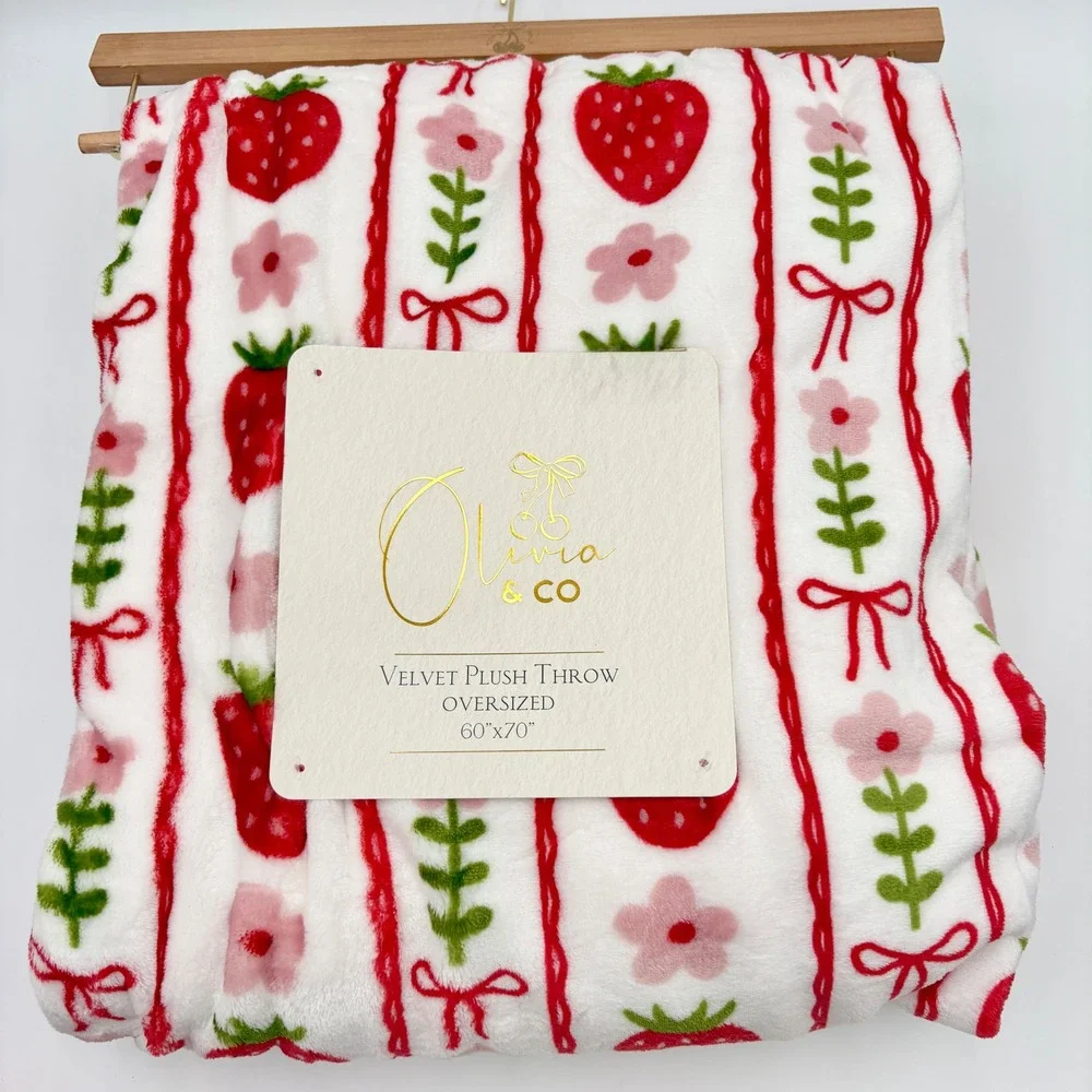 Olivia‎ & Co Strawberry Bow Velvet Plush Throw Blanket Oversized 60x70 Red Pink